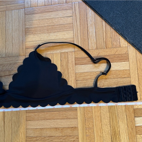 Anthropologie Womens Seamless Scalloped Bra Size M Black Adjustable Padded - Picture 5 of 7